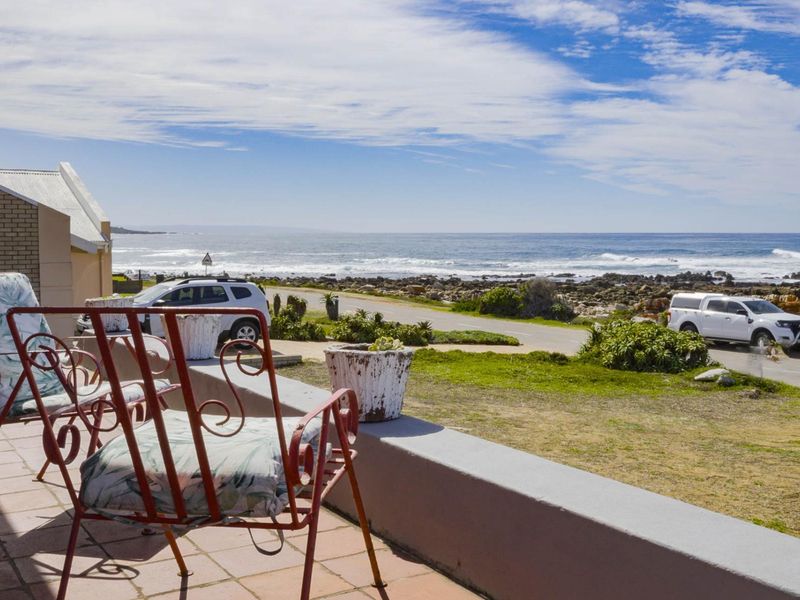 Prime Front Row Property in Jongensfontein - Photo 1