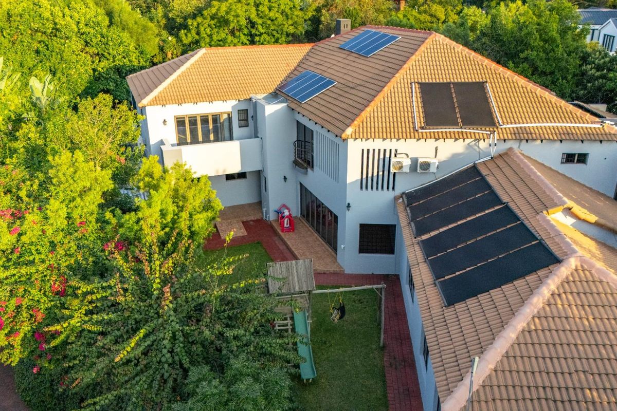 House For Sale in Klevehill Park Sandton - Photo 3