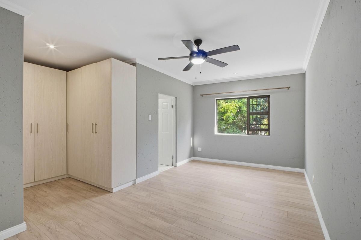 House For Sale in Klevehill Park Sandton - Photo 4