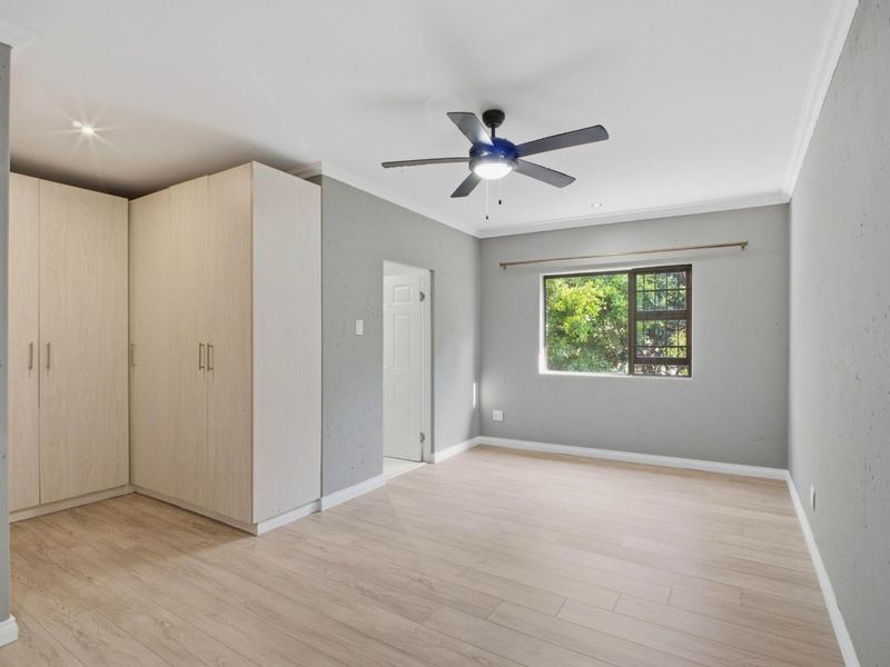 House For Sale in Klevehill Park Sandton - Photo 4