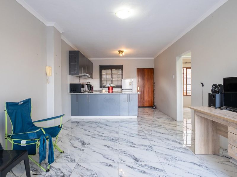 Modern 2 Bedroom Ground Floor Apartment in Prime Clarendon Location - Photo 6