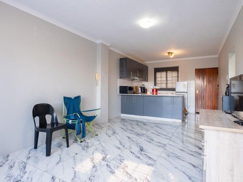 Modern 2 Bedroom Ground Floor Apartment in Prime Clarendon Location - Photo 5