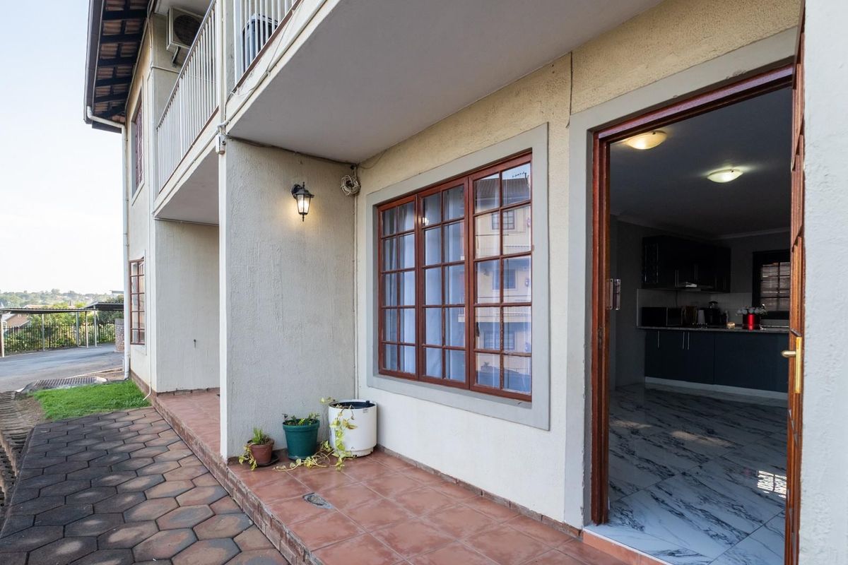 Modern 2 Bedroom Ground Floor Apartment in Prime Clarendon Location - Photo 4