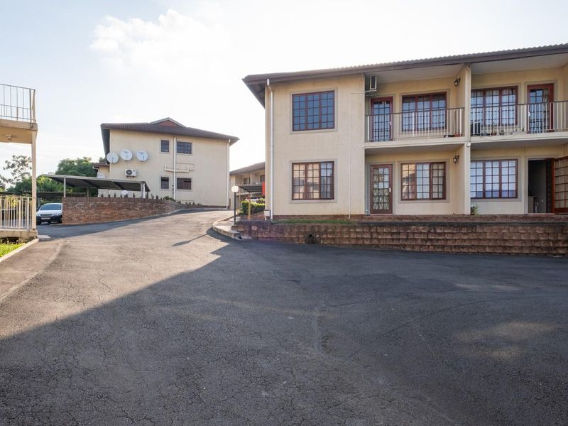 Modern 2 Bedroom Ground Floor Apartment in Prime Clarendon Location - Photo 3