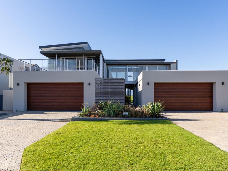 Luxury Living on an Ernie Els Designed Golf Estate - Oubaai - Photo 1