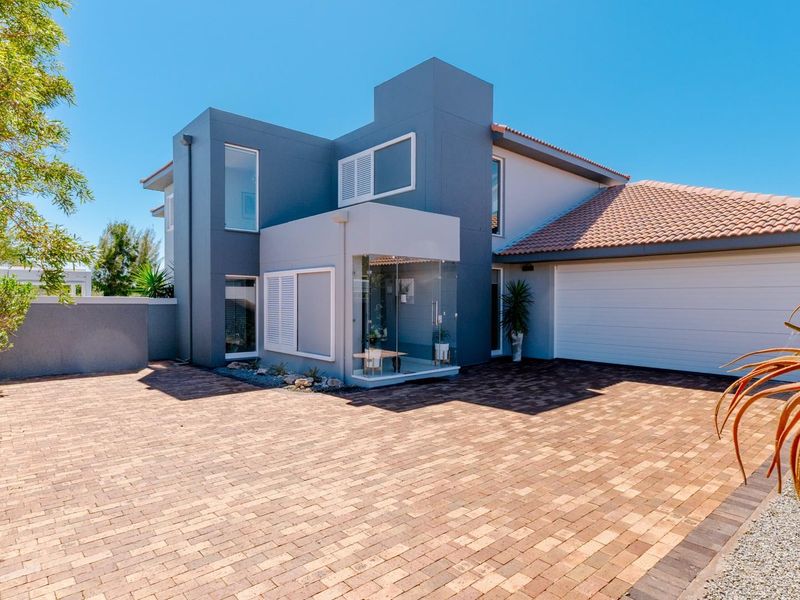 Timeless Luxury in Langebaan Country Estate - Photo 2