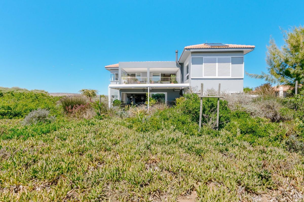 Timeless Luxury in Langebaan Country Estate - Photo 4