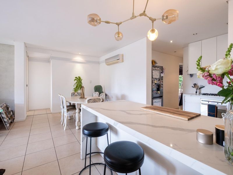 3 BEDROOM,  WALK IN LEVEL APARTMENT IN SIMBITHI WITH SEA VIEWS - R3 500 000 - Photo 8