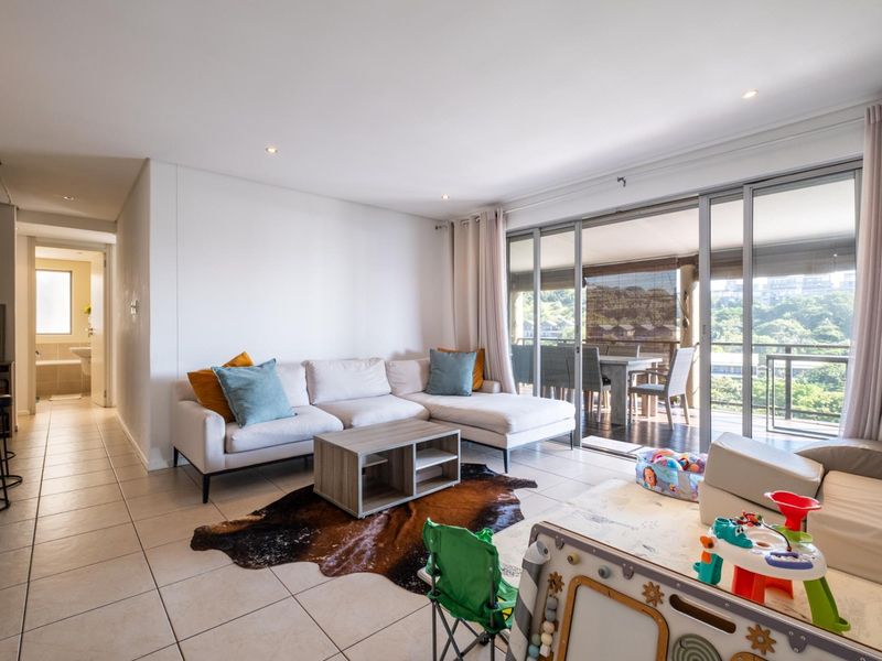 3 BEDROOM,  WALK IN LEVEL APARTMENT IN SIMBITHI WITH SEA VIEWS - R3 500 000 - Photo 7