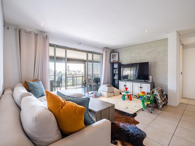 3 BEDROOM,  WALK IN LEVEL APARTMENT IN SIMBITHI WITH SEA VIEWS - R3 500 000 - Photo 6