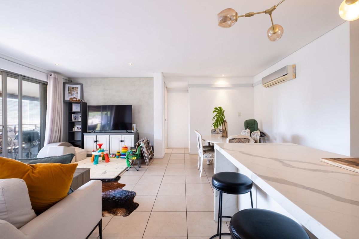 3 BEDROOM,  WALK IN LEVEL APARTMENT IN SIMBITHI WITH SEA VIEWS - R3 500 000 - Photo 5