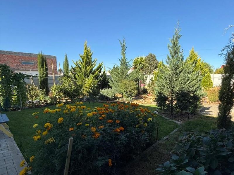 3-Bedroom House FOR SALE in Touws River - Photo 3