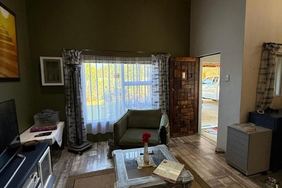 3-Bedroom House FOR SALE in Touws River - Photo 4