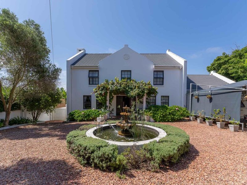 Elegant Four-Bedroom Residence with Timeless Dutch Charm - Price Negotiable - Photo 5