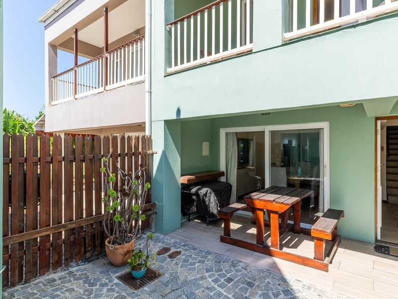 The Ultimate Renovator’s Dream: Waterfront and Airbnb friendly! - Photo 5