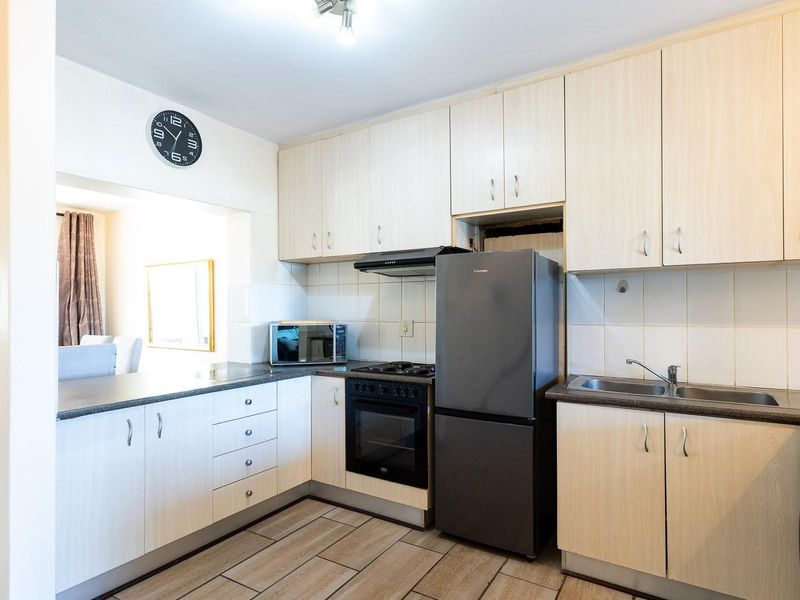 The Ultimate Renovator’s Dream: Waterfront and Airbnb friendly! - Photo 9