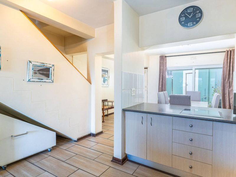 The Ultimate Renovator’s Dream: Waterfront and Airbnb friendly! - Photo 10
