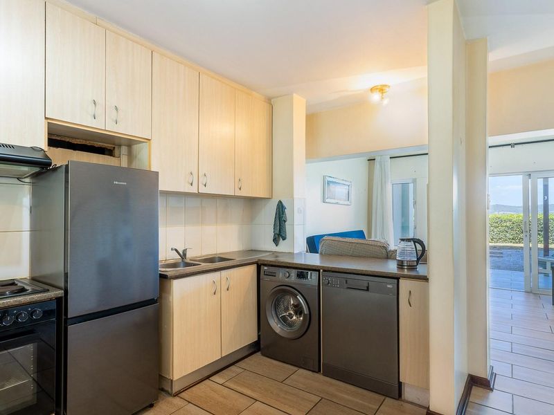 The Ultimate Renovator’s Dream: Waterfront and Airbnb friendly! - Photo 9