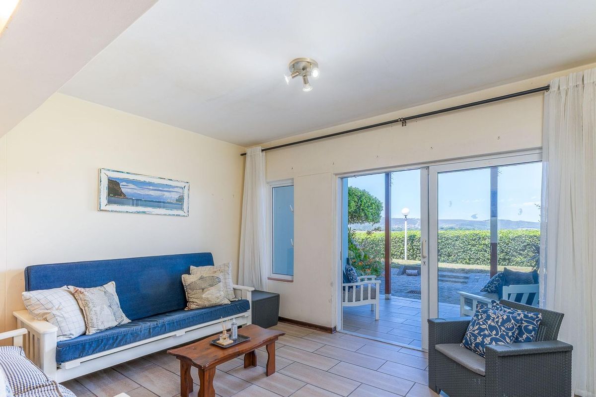 The Ultimate Renovator’s Dream: Waterfront and Airbnb friendly! - Photo 5