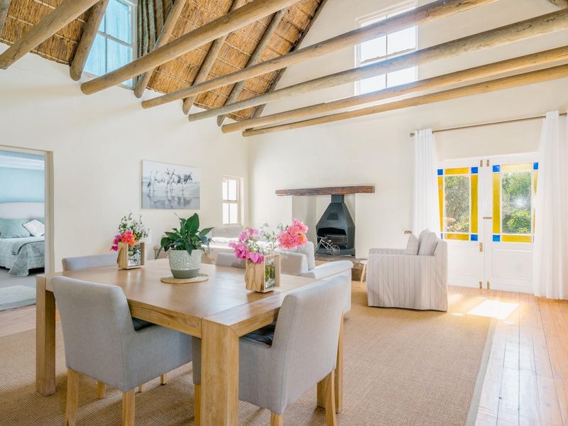 Immaculate Thatch Home with Guest Accommodation Potential - Photo 10