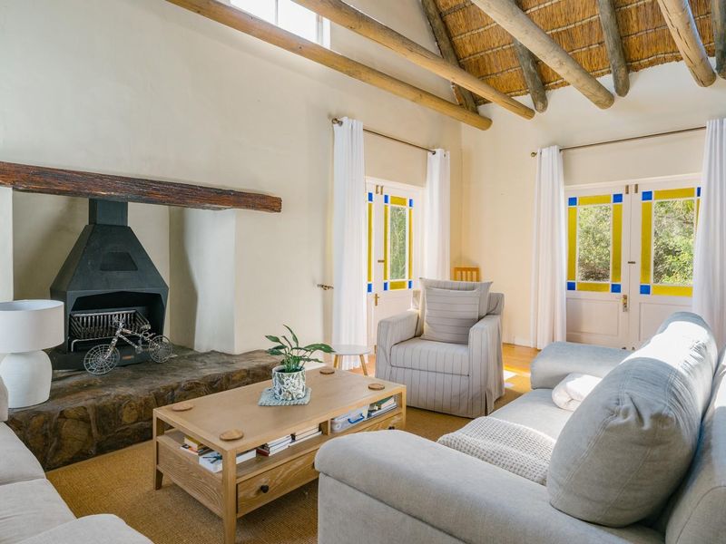 Immaculate Thatch Home with Guest Accommodation Potential - Photo 6