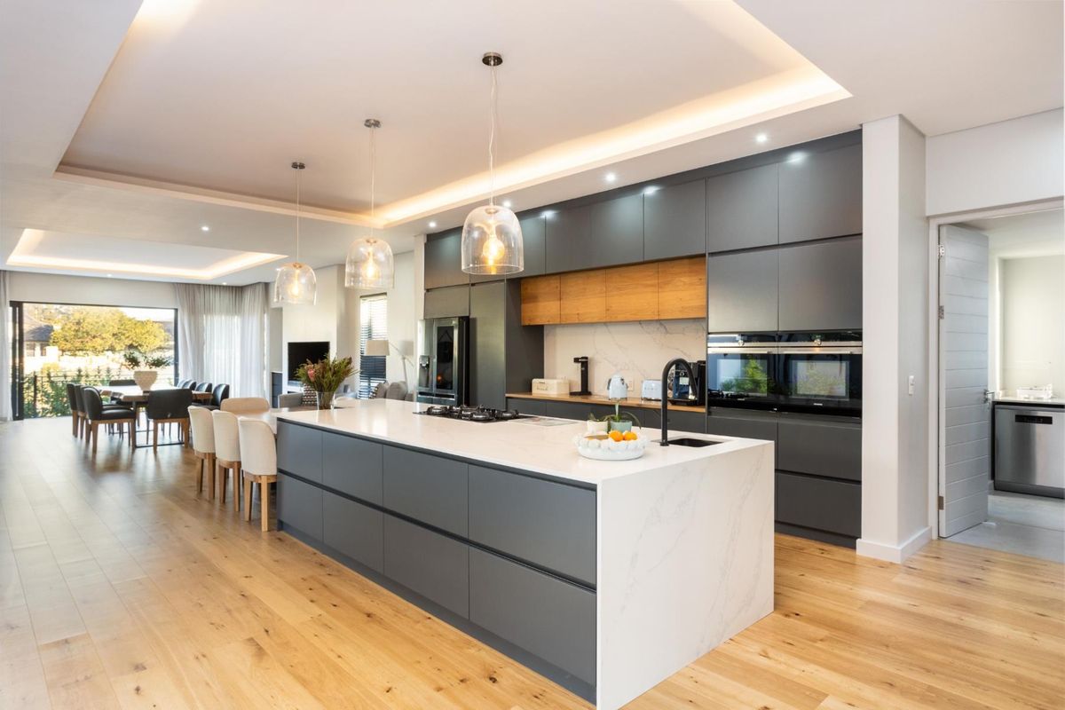 Where Modern Comfort Meets Mountain Calm - Photo 5