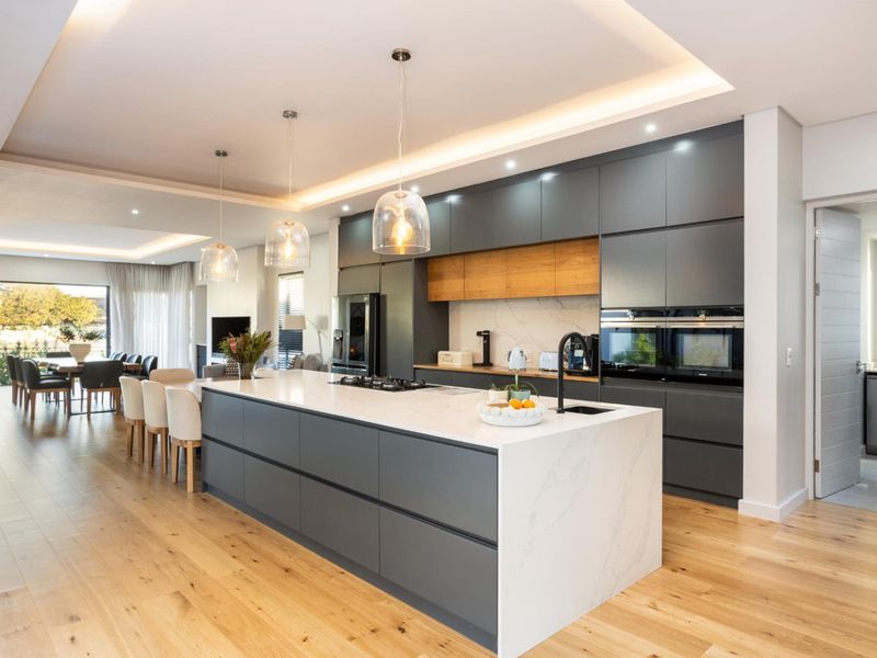 Where Modern Comfort Meets Mountain Calm - Photo 5