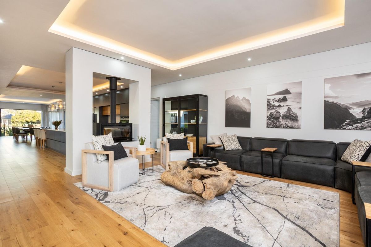 Where Modern Comfort Meets Mountain Calm - Photo 3