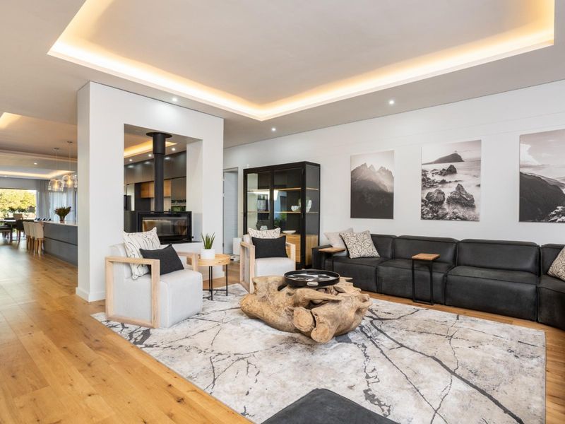 Where Modern Comfort Meets Mountain Calm - Photo 3