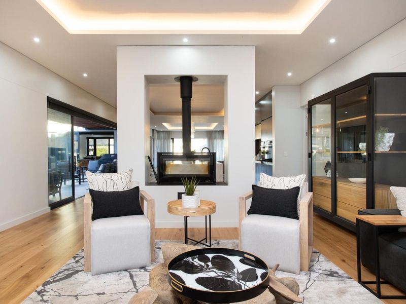 Where Modern Comfort Meets Mountain Calm - Photo 4