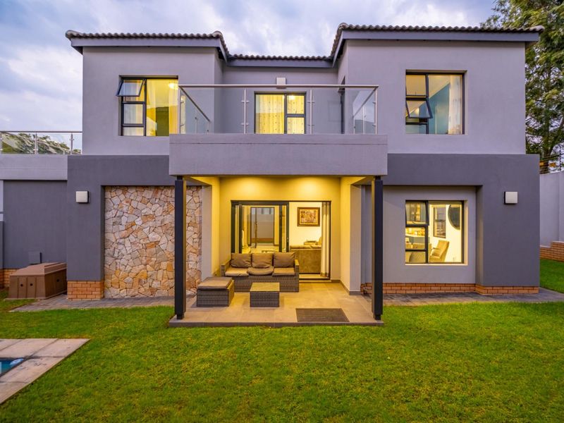 Modern 3-Bedroom Home with back up power in a Sought-After Bryanston East Estate. - Photo 4