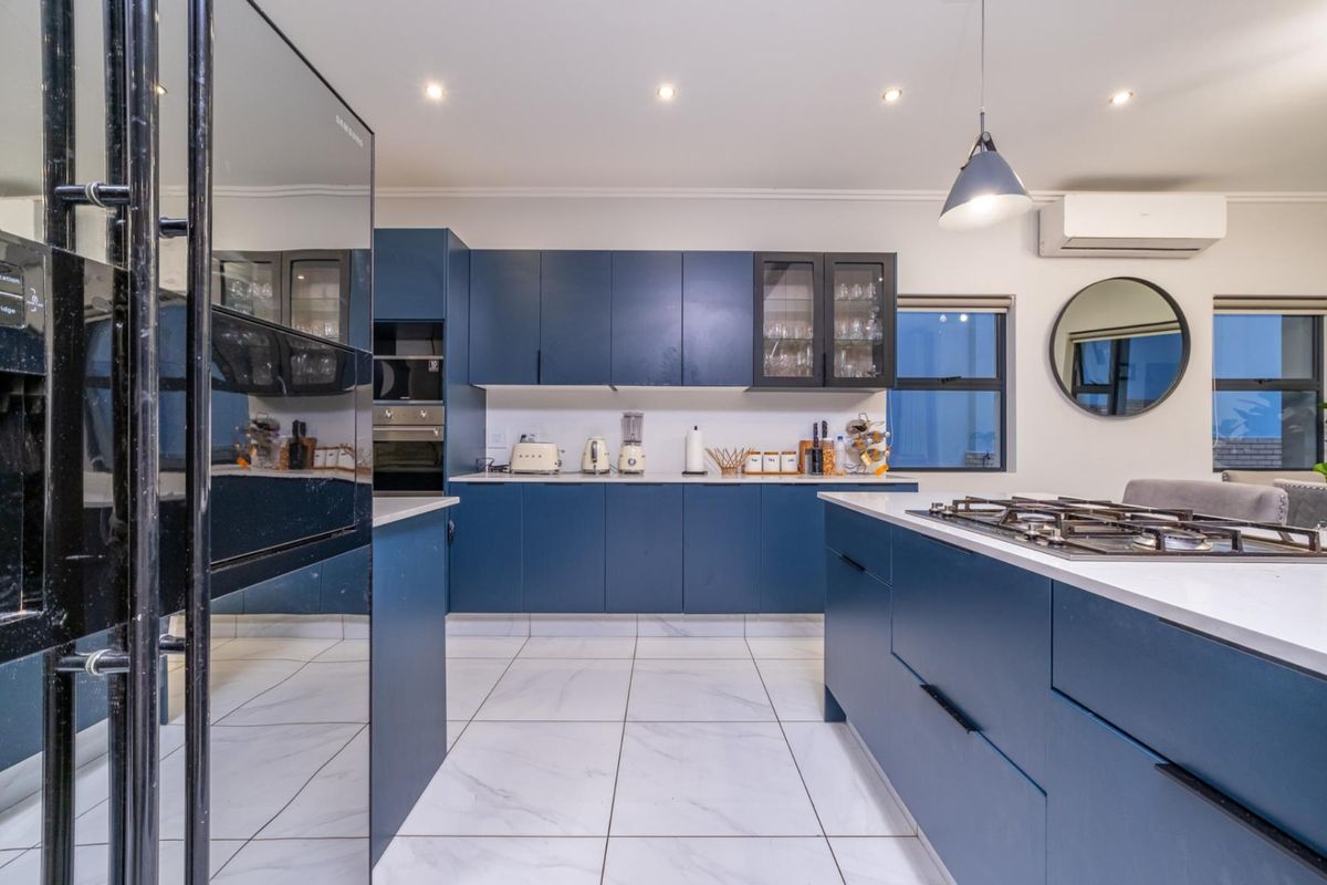 Modern 3-Bedroom Home with back up power in a Sought-After Bryanston East Estate. - Photo 2