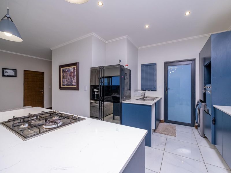 Modern 3-Bedroom Home with back up power in a Sought-After Bryanston East Estate. - Photo 10