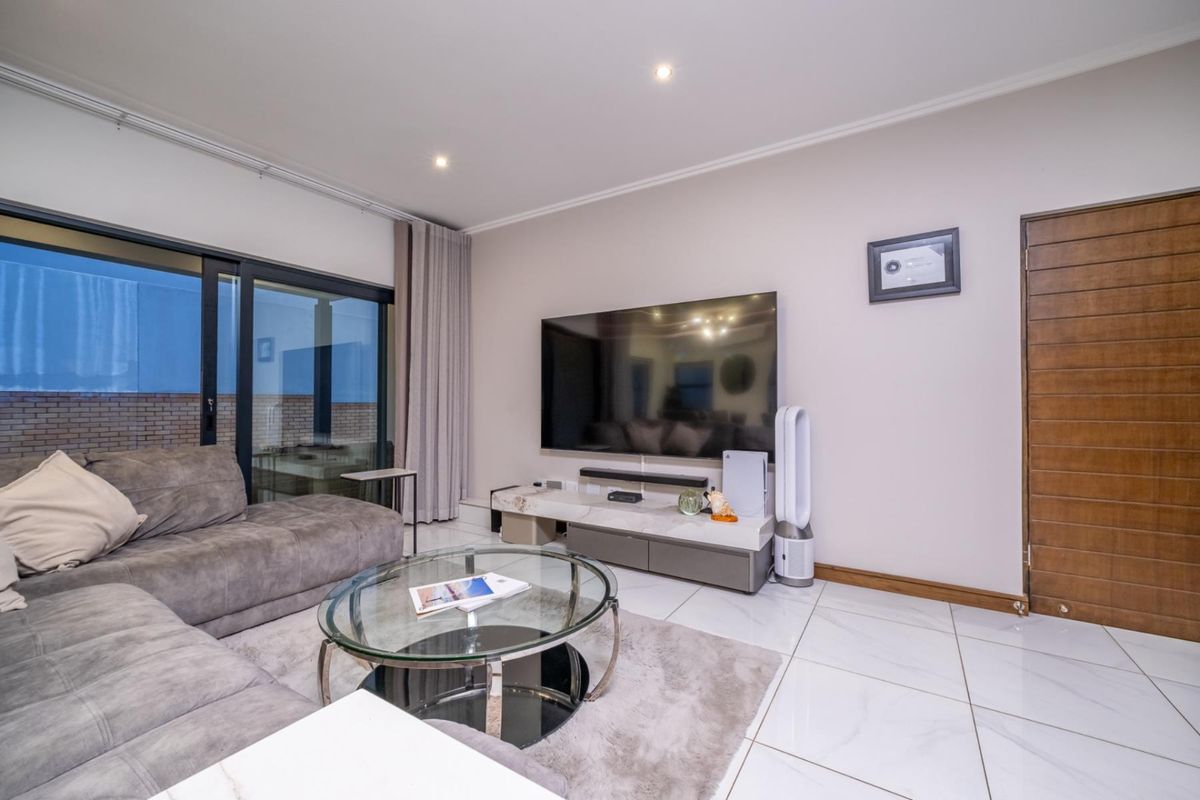 Modern 3-Bedroom Home with back up power in a Sought-After Bryanston East Estate. - Photo 5