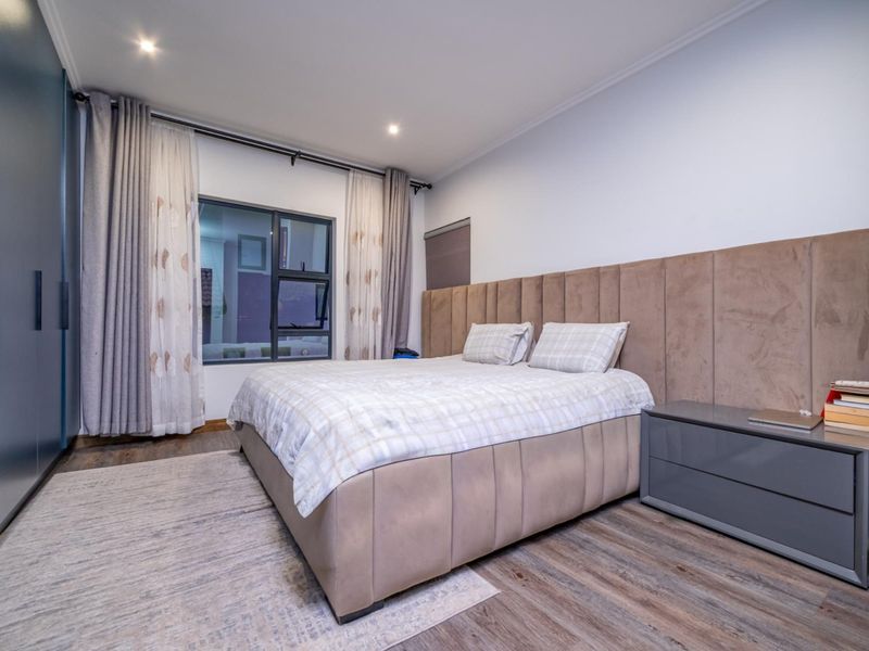Modern 3-Bedroom Home with back up power in a Sought-After Bryanston East Estate. - Photo 4