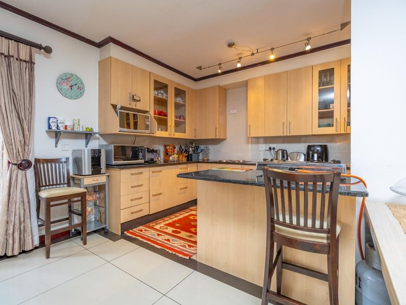 The Perfect Family Retreat: Space, Style, and Wellness - Photo 9