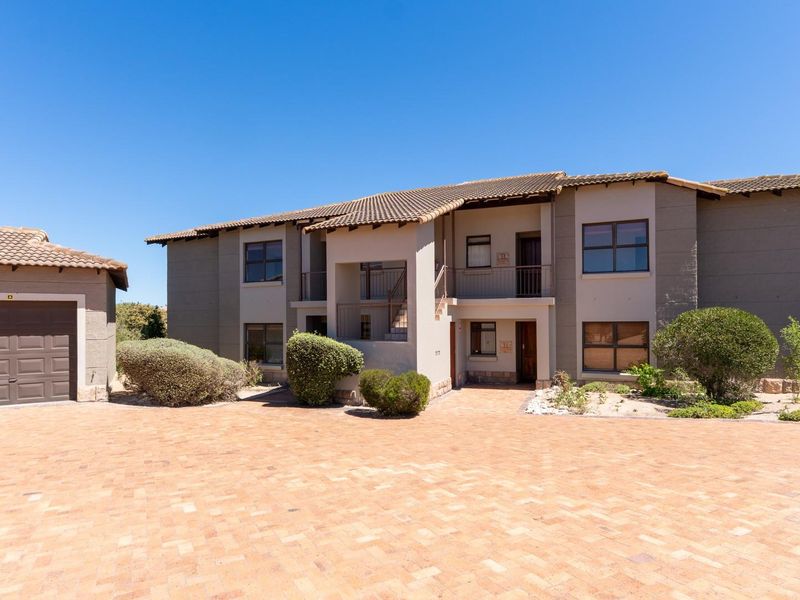 3-Bedroom First Floor Apartment in Langebaan Country Estate - Photo 2
