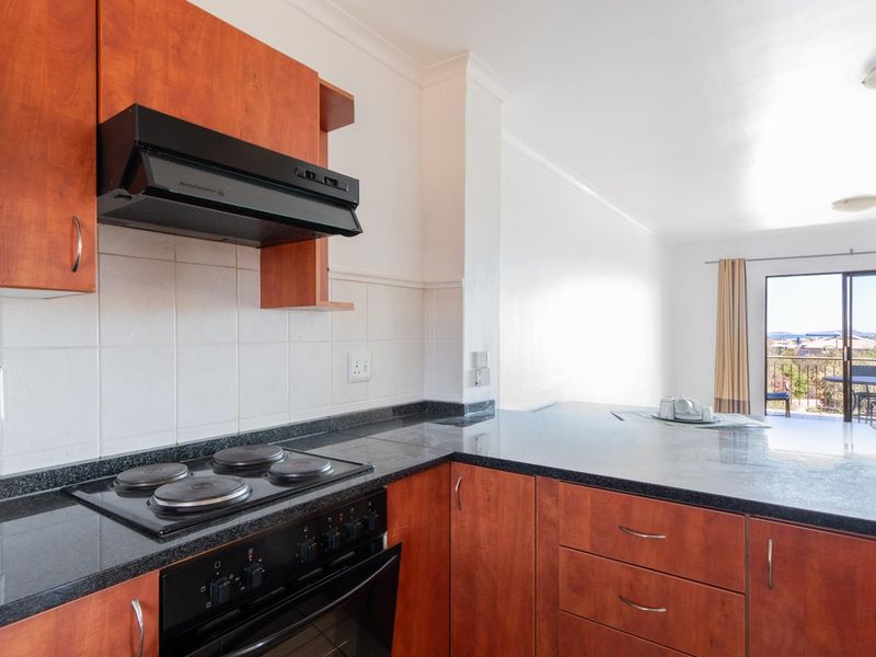 3-Bedroom First Floor Apartment in Langebaan Country Estate - Photo 6