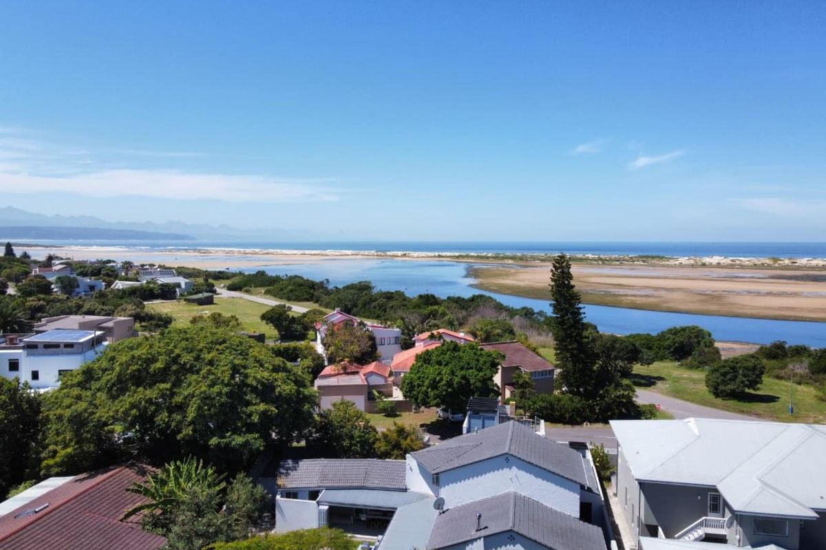 Footsteps from the Water’s Edge - Photo 3