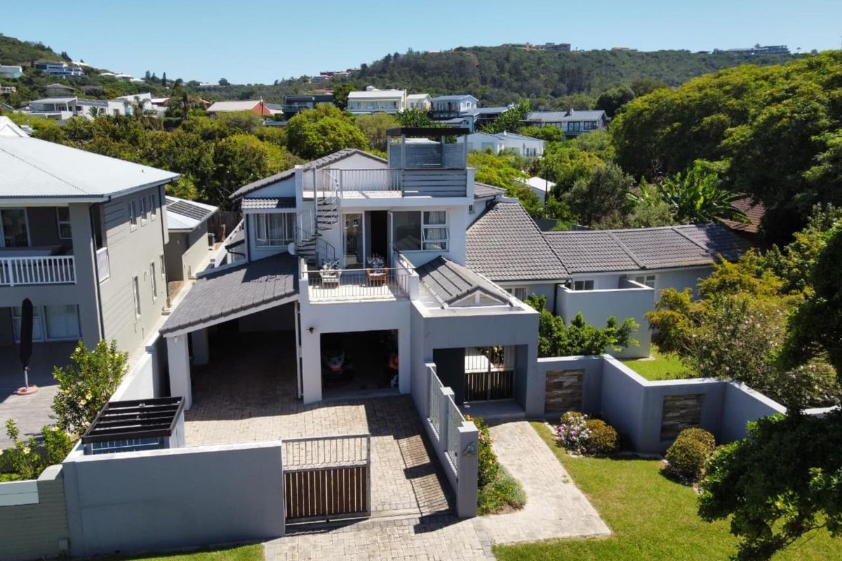 Footsteps from the Water’s Edge - Photo 2