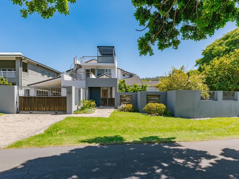 Footsteps from the Water’s Edge - Photo 4