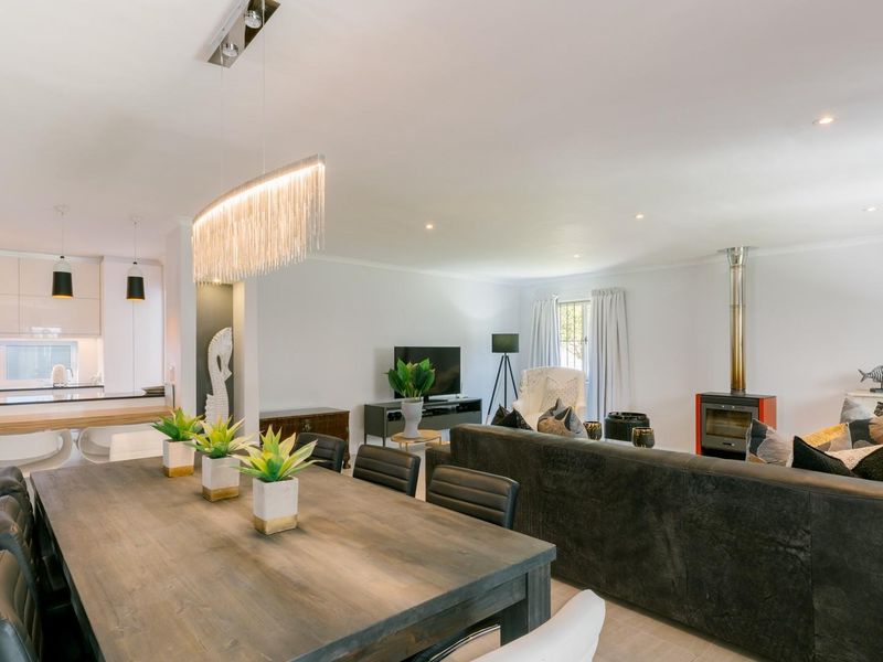 Footsteps from the Water’s Edge - Photo 6