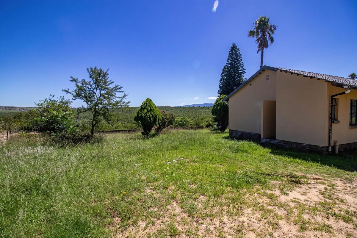 3-bedroom house in King Williams Town - Photo 2