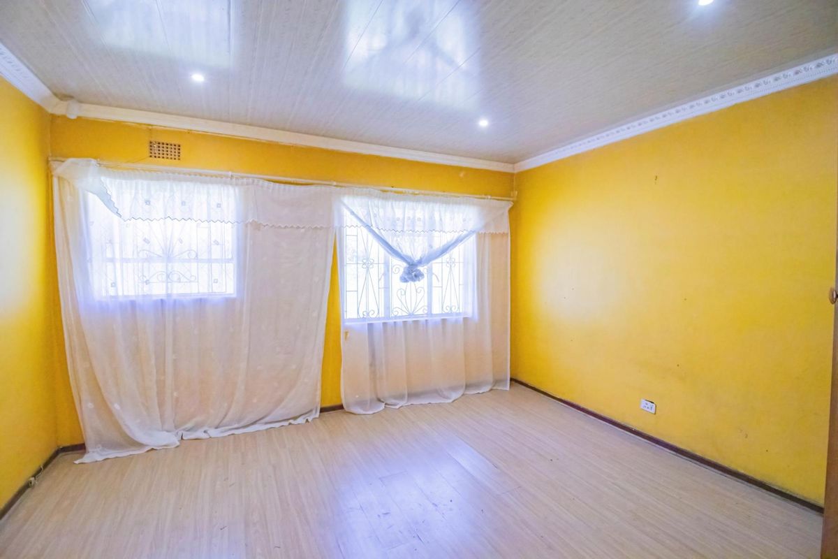 3-bedroom house in King Williams Town - Photo 5