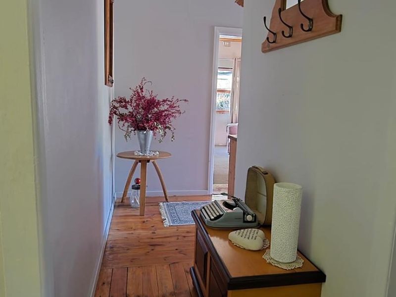 Magnificent 4-Bedroom Home with Spacious Yard and Scenic Views - Photo 10