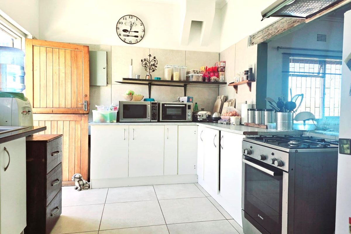 3 Bedroom House for Sale in Lambert's Bay - Photo 2