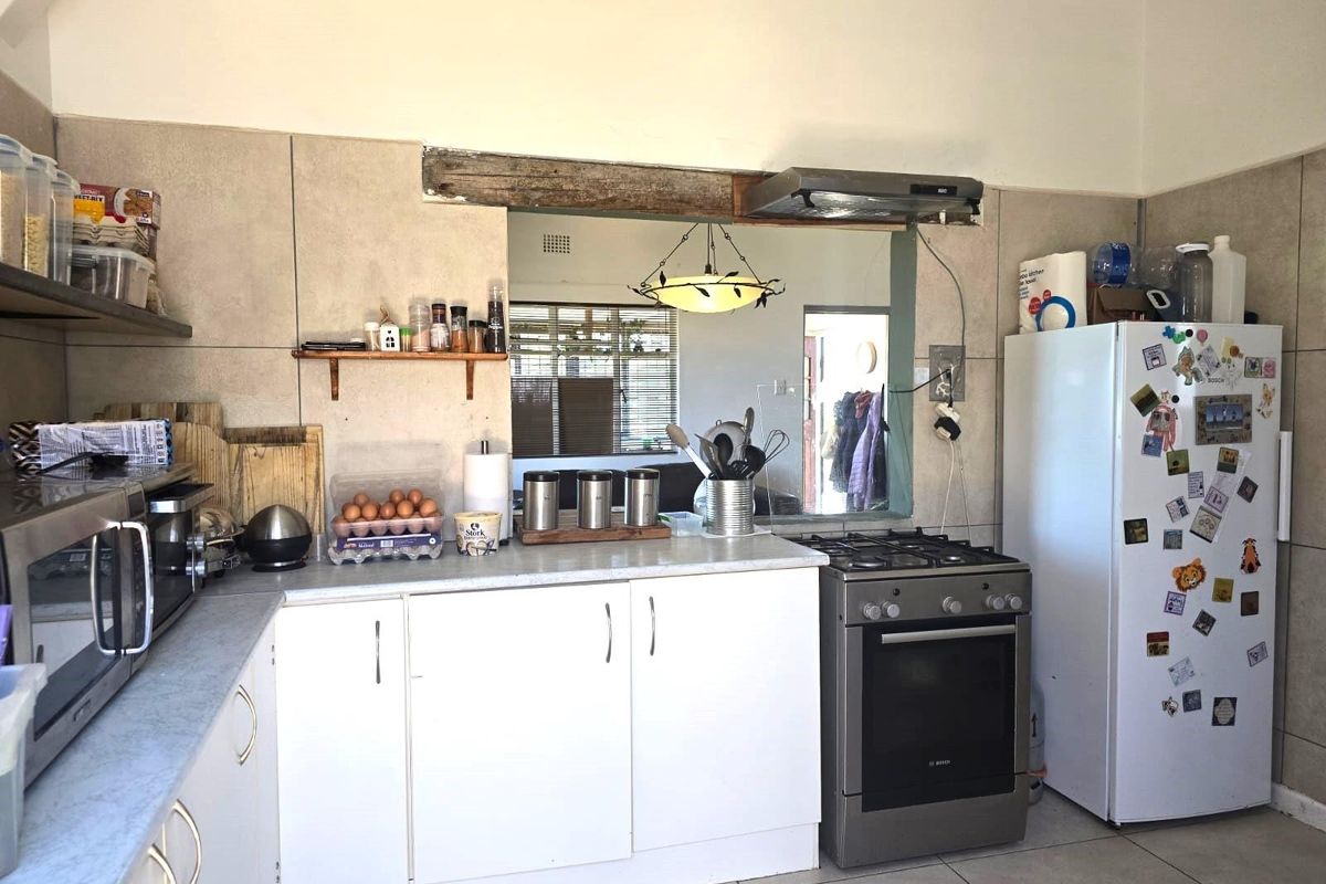 3 Bedroom House for Sale in Lambert's Bay - Photo 3