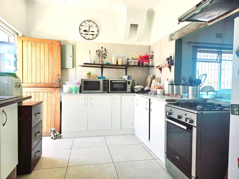 3 Bedroom House for Sale in Lambert's Bay - Photo 2