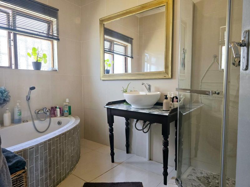 3 Bedroom House for Sale in Lambert's Bay - Photo 9