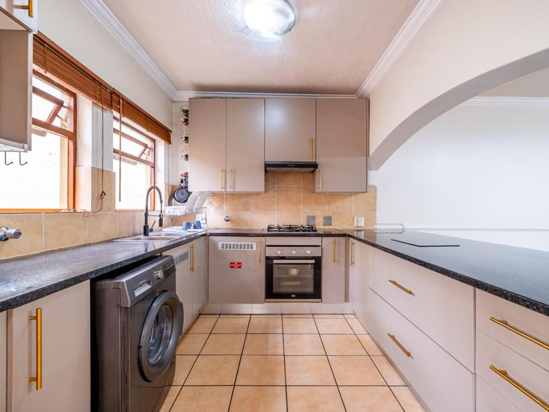 Elite Garden Sanctuary in the Heart of Riverclub - Photo 9